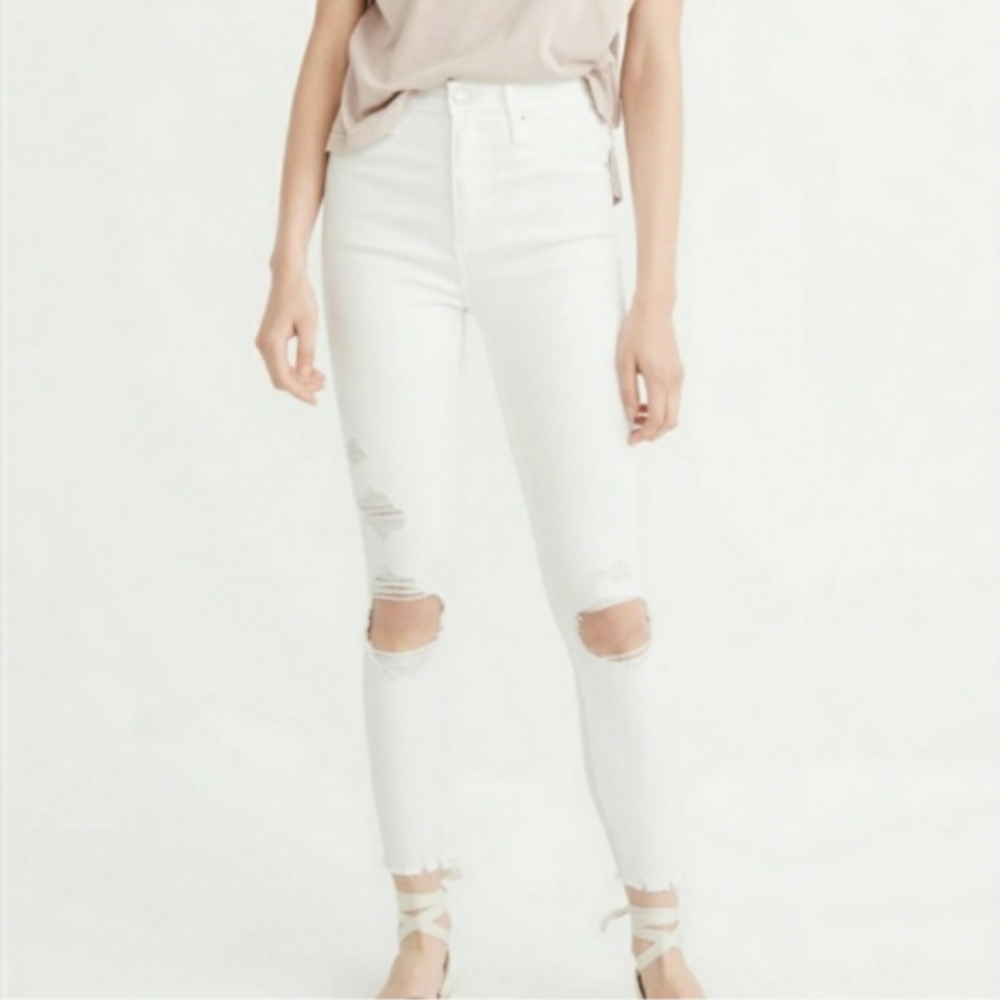 Abercrombie & Fitch Distressed Simone High Rise Ankle Jean